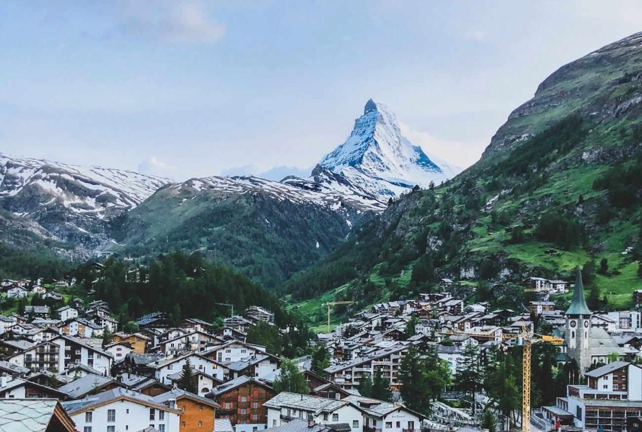 swiss employer of record